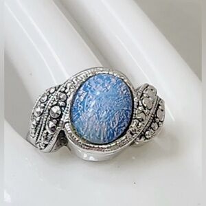 Vintage Avon Blue Opalesque Ring Sz 6